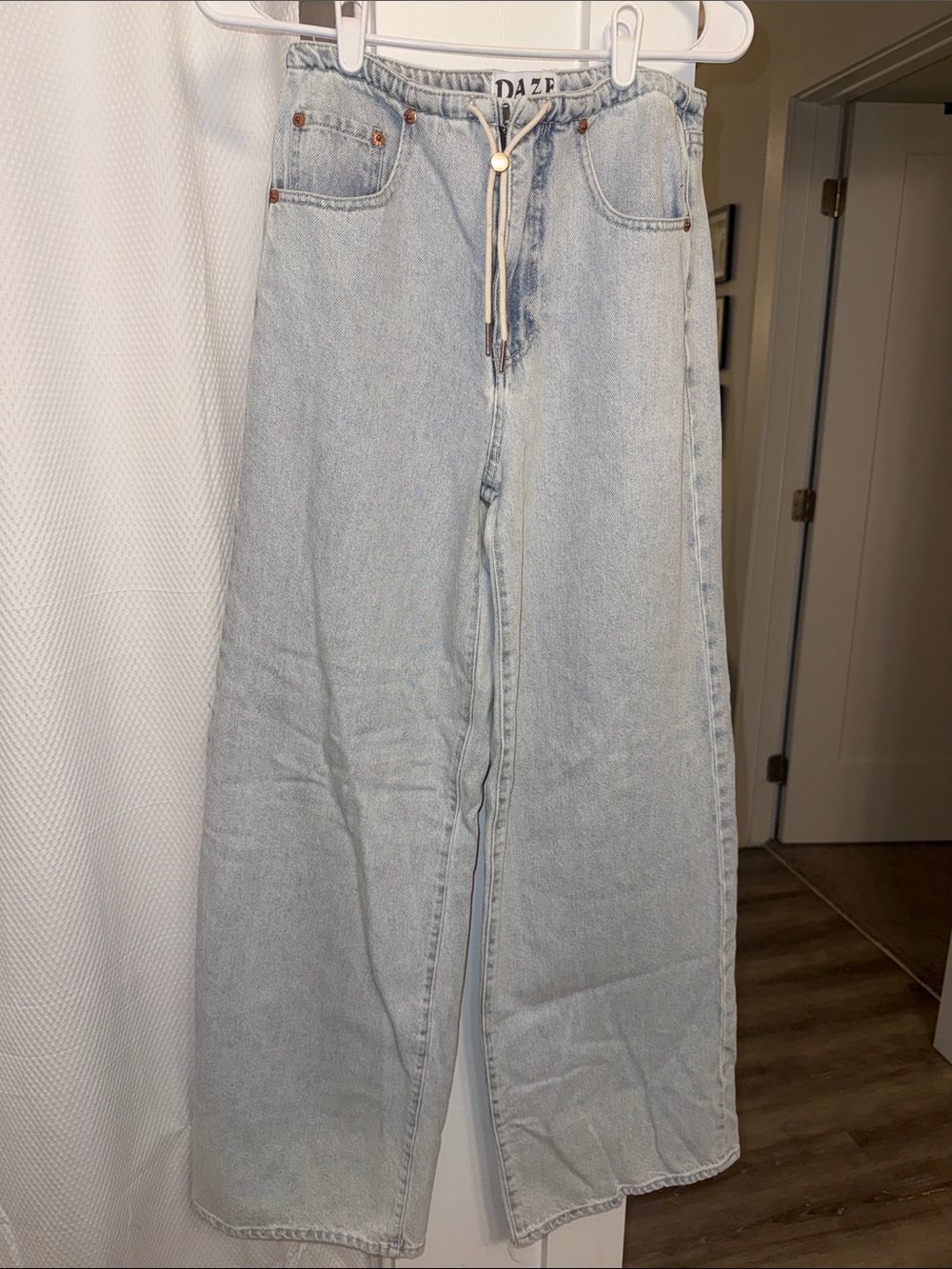 DAZE Light Wash Women’s Wide Leg Jeans with ties in the front